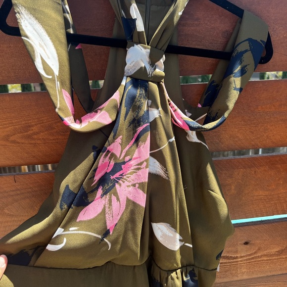 Gorgeous Halston dress! NWT. Size 14. - Picture 4 of 15